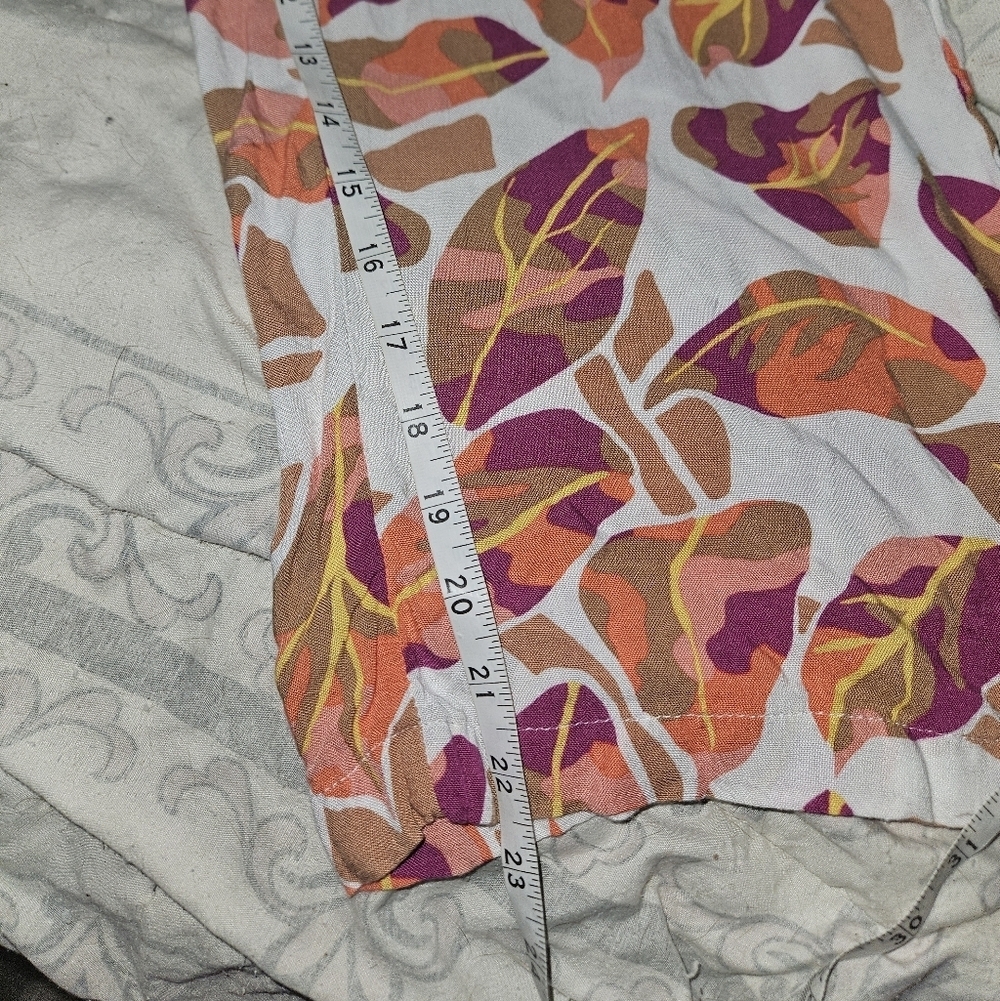 Jane And Delancey Leaf Print Multicolor Capri Pants With Pockets And Drawstring! - Picture 8 of 8